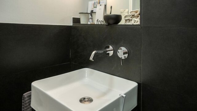 Ferienwohnung-zons22-tiny-loft-03-dormagen-zons-waschbecken