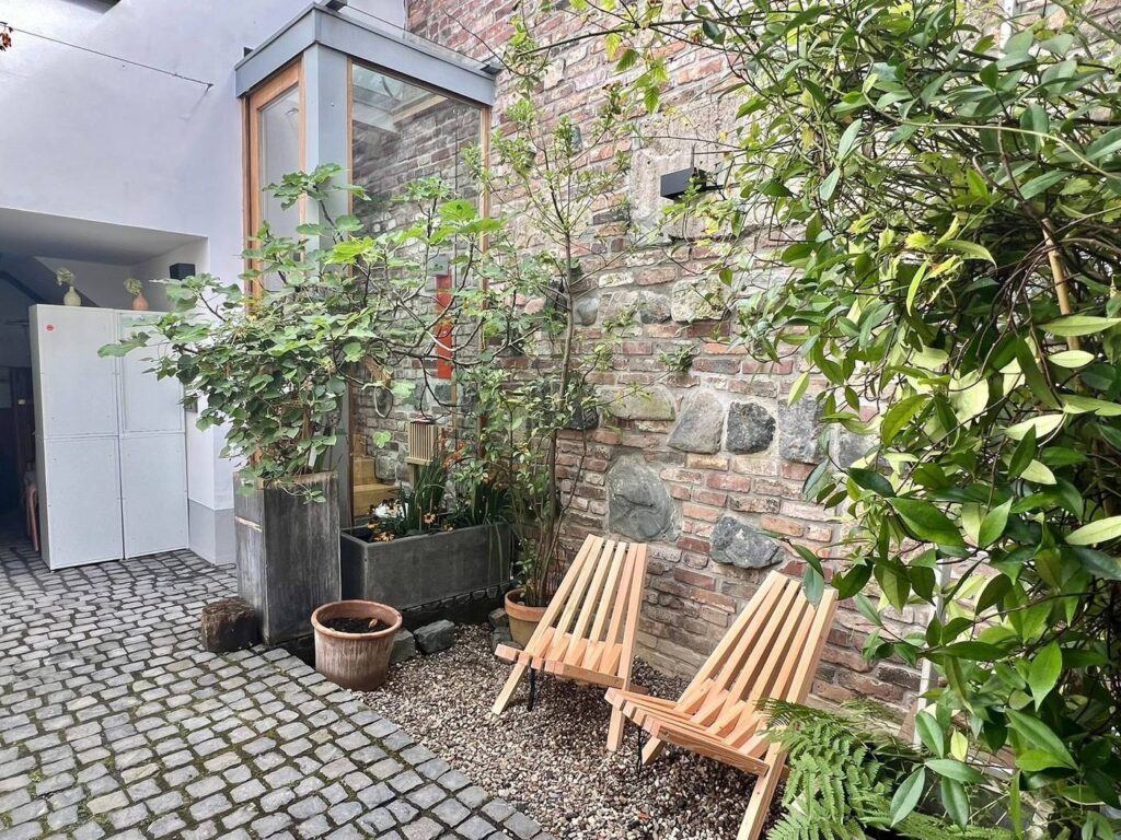 Ferienwohnung-zons22-tiny-loft-07-dormagen-zons-historischer-innenhof