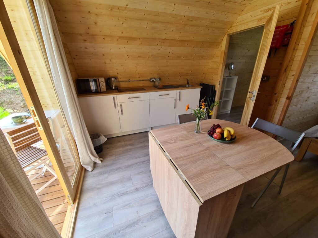 Essecke-mit-Kuechenzeile-Kopie