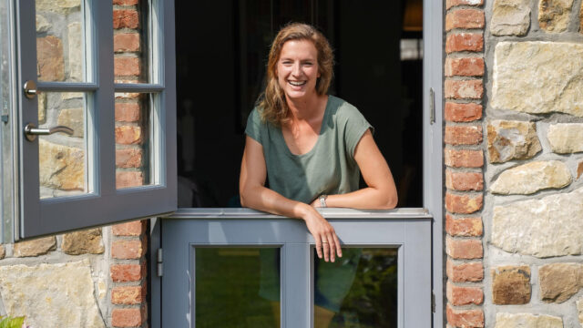 Helen-Kuckling-Kloentuer-lachend