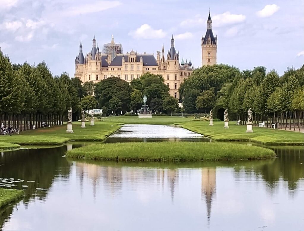 SchlossReflectingPool