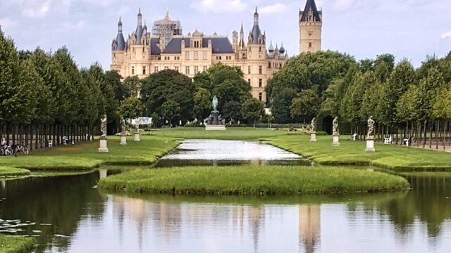 SchlossReflectingPool