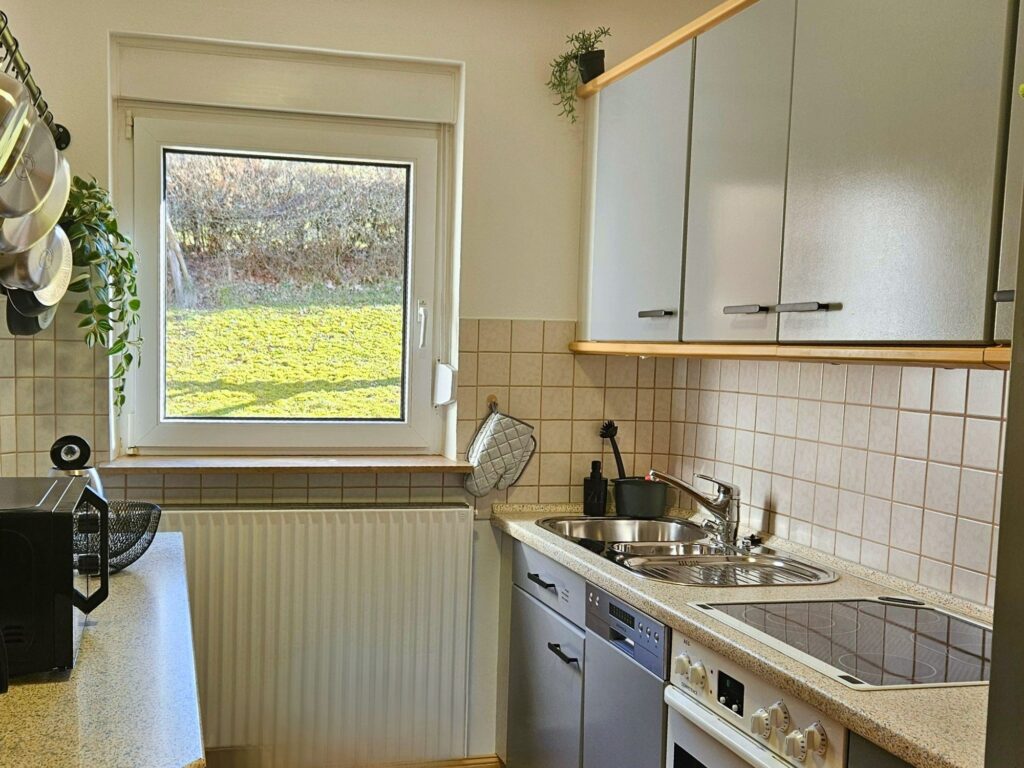 bostalsee-ferienwohnung-schwarzhof-hanfdell-kueche-uebersicht