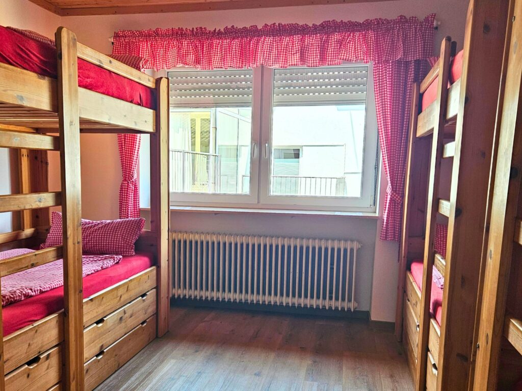 ferienhaus-bostalsee-gestuet-nahetal-schlafraum-1